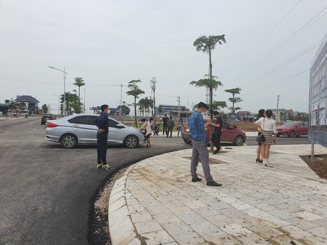 Tại sao nguồn cung khan hiếm không đáp ứng nhu cầu nhưng nhiều nhà đầu tư lại than ế?