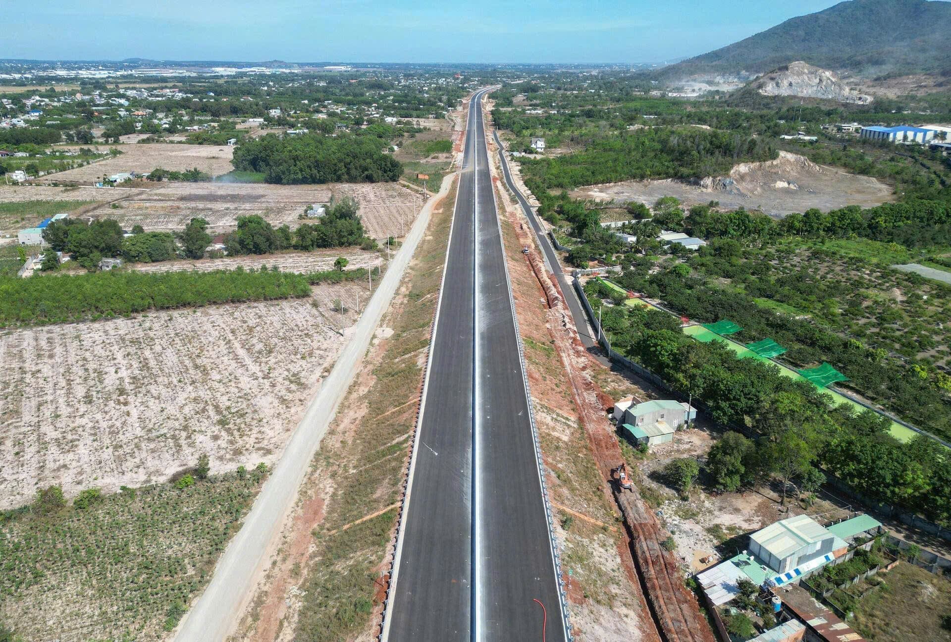 “Siêu đường” dài 54km, gần 18.000 tỉ đồng của VN được yêu cầu phải xong trước khi sân bay Long Thành hoạt động