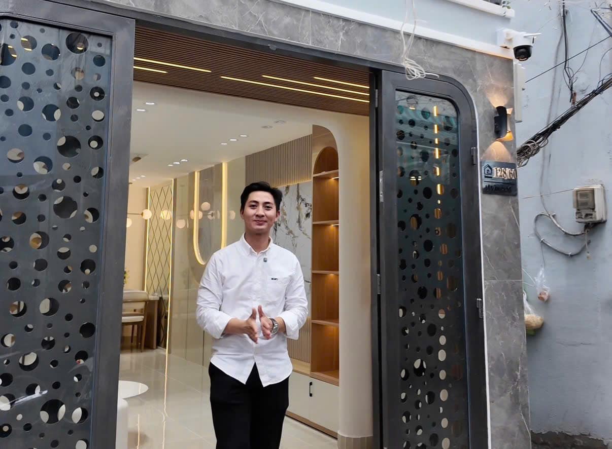 Tiktoker BĐS “chốt deal” cả chục căn nhà mỗi tháng