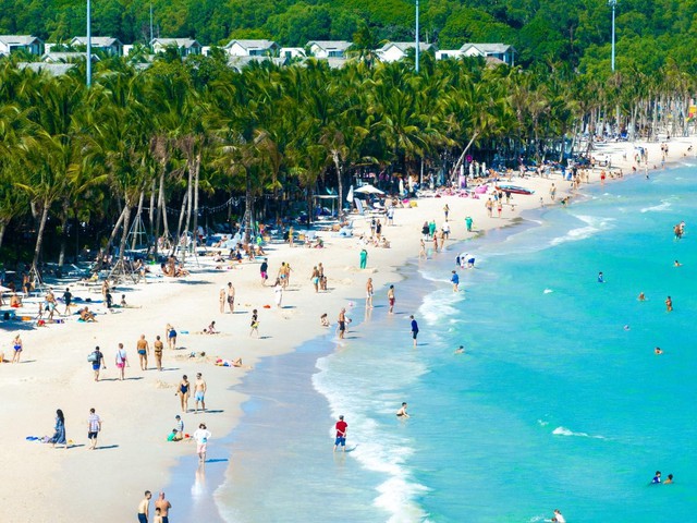 Từ hòn đảo biệt lập đến đô thị mang tầm vóc toàn cầu