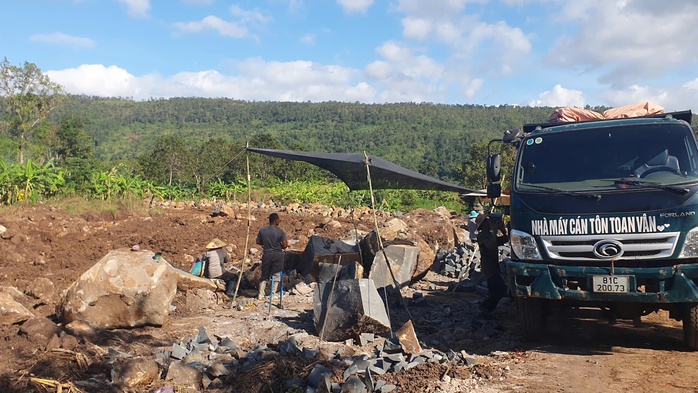 Tỉnh Gia Lai đã chỉ đạo quyết liệt nhưng “đá tặc” vẫn lộng hành, nhiều người tiếp tục bức xúc