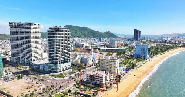 Cận cảnh tháo dỡ KS hạng sang chắn biển Q.Nhơn
