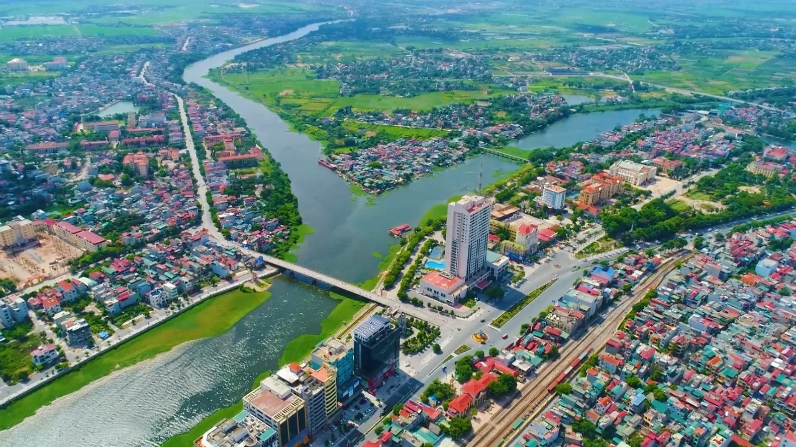 Một tỉnh phía Nam HN với quỹ đất công nghiệp hơn 12.000 hecta đang nổi lên thành điểm đến mới của dòng vốn FDI