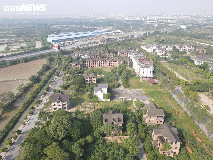 Đánh thuế đất ‘bỏ hoang’ thế nào để hạn chế đầu cơ?