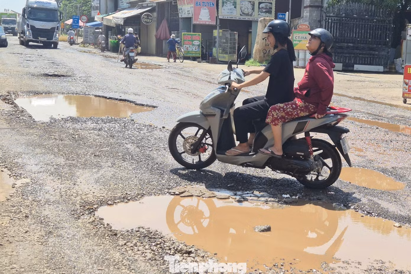Nhiều tuyến đường xuống cấp nghiêm trọng sau thi công cao tốc Biên Hòa